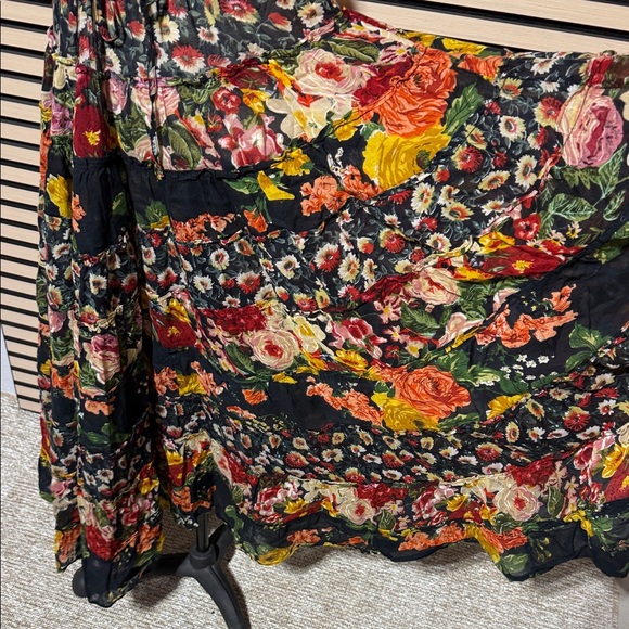 📌 Floral Patchwork Boho Maxi Skirt – Tiered Ruffle Skirt with Adjustable Waist - Picture 3 of 9